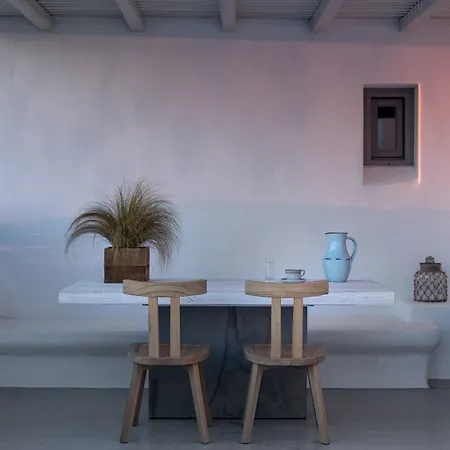 Seven Apartment *