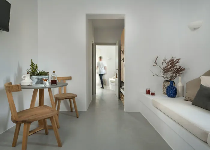 Seven * Glinado Naxos